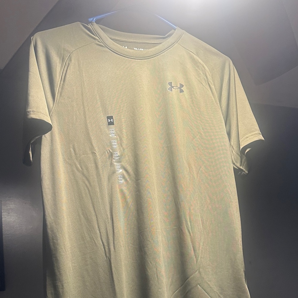 Under Armour Youth Short Sleeve T-Shirt in Olive